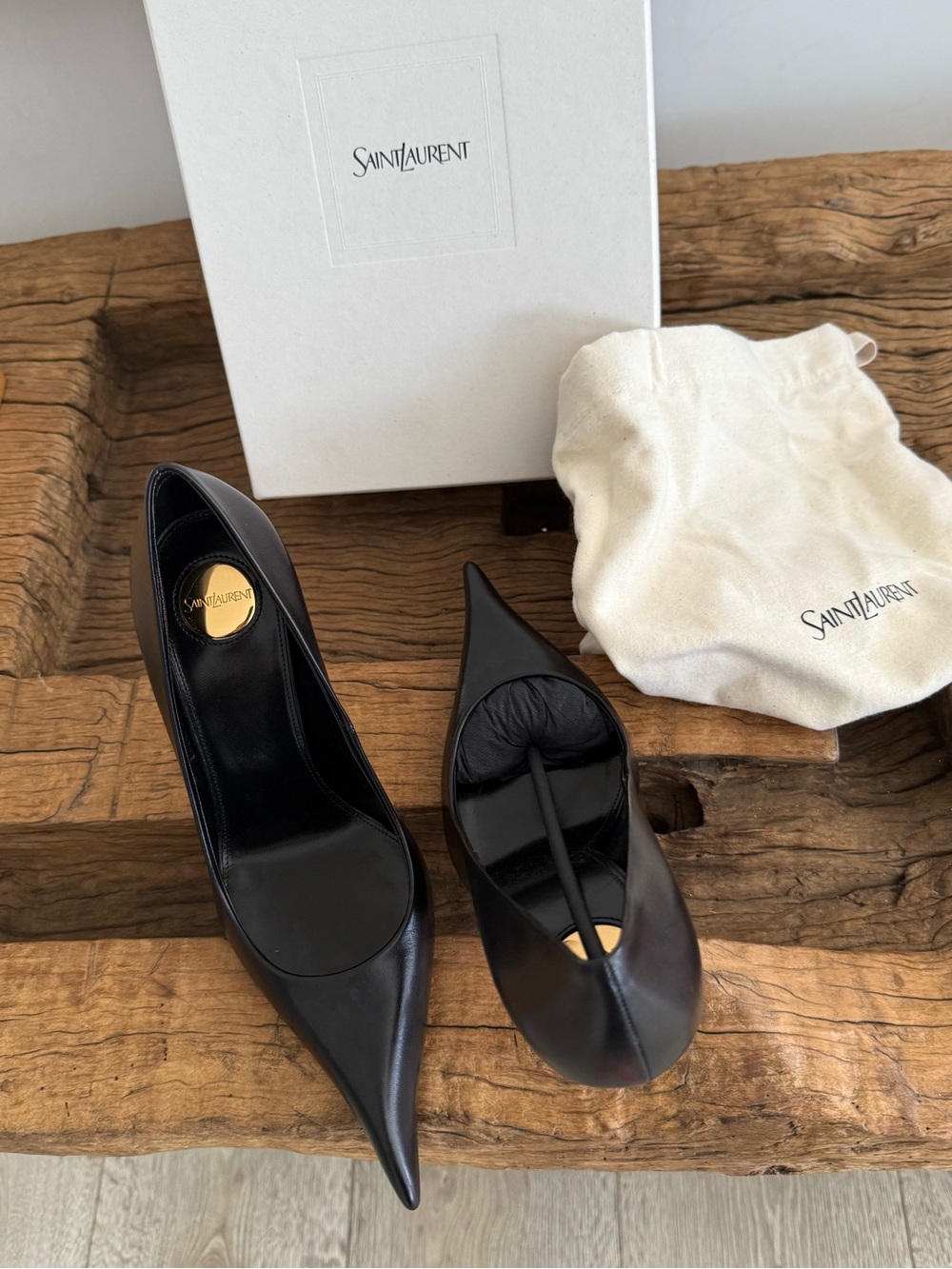 SAINT LAURENT Classic Women's Pointed Toe High Heel Pumps in Black - Picture 4 of 17
